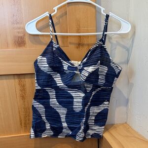 Women’s Banana Republic Blue and White Patterned Camisole